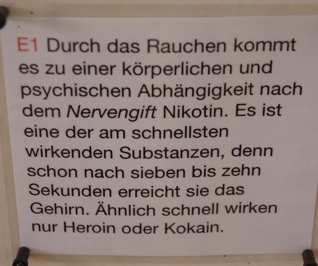 Hinweis auf die Gefahren durch Rauchen und Nikotin | Foto: Helmut Lang