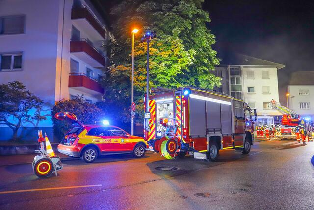 Bei einem Brand in einem Mehrfamilienhaus in Bruchsal ist ein Mensch verletzt worden. | Foto: Geier/ER24