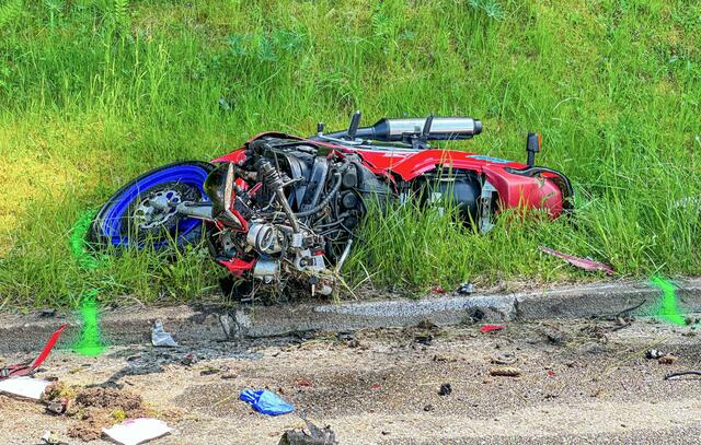 Auf den baden-württembergischen Straßen sind in den ersten sechs Monaten des Jahres fast doppelt so viele Motorradfahrer ums Leben gekommen wie im ersten Halbjahr des vergangenen Jahres. | Foto: Christina Häußler/Einsatz-Report24/dpa/Archivbild