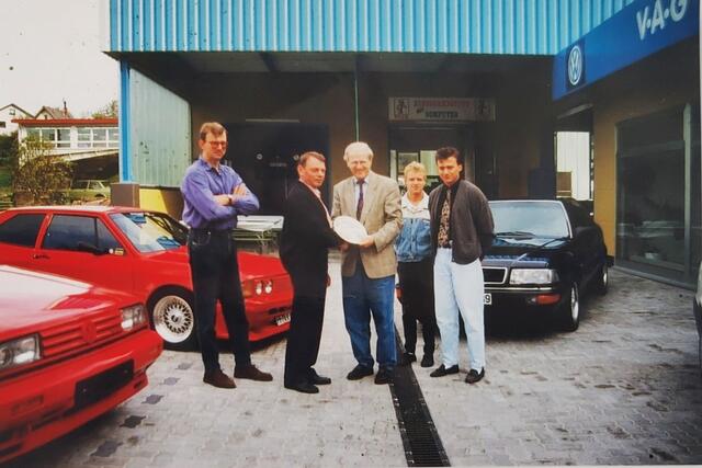 Zurück in die Vergangenheit… Damals noch ohne Reifenhallen und Vermessbühne. | Foto: Autohaus Schestag