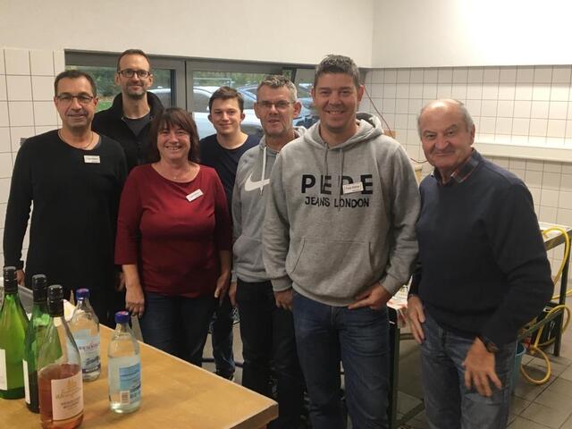 Ein großes Dankeschön geht an die Freien Wähler für ihren Einsatz beim Getränkeverkauf. | Foto: MVH