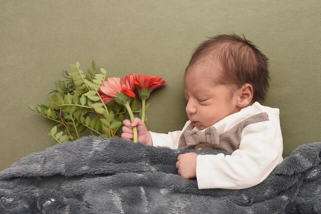 Malijan Misin Krasniqi aus Karlsdorf-Neudorf kam am 16.12.2023 in der Fürst-Stirum Klinik Bruchsal zur Welt und wog bei einer Größe von 51 Zentimetern 3010 Gramm. | Foto: babysmile24.de