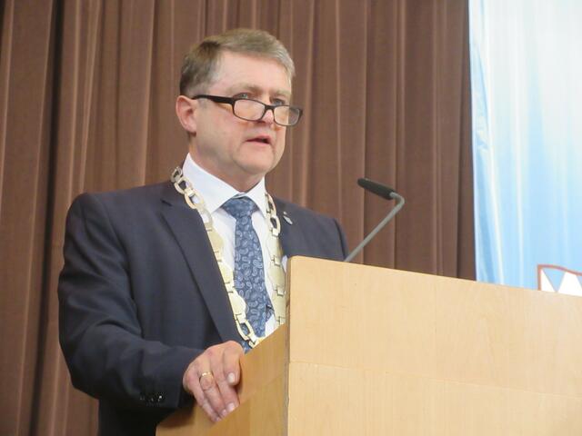 Oberbürgermeister Martin Wolff kündigte an, sein Amt Ende September 2024 vorzeitig niederzulegen. 