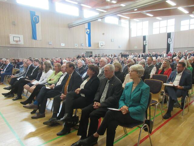 Rund 500 geladene Gäste waren zum Neujahrsempfang in die Stadtparkhalle gekommen. 