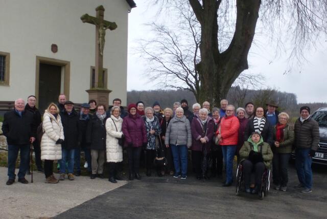 Gruppenbild mit Ortsvorsteher Michael Koch, hintere Reihe, 3. von links