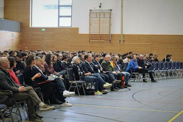 Auch einige Gemeinderäte und Bürgermeister Michael Nöltner waren anwesend. | Foto: kuna