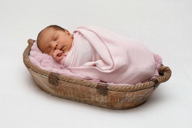 Aselya Savtur aus Bretten kam am 01.03.2024 in der Fürst-Stirum Klinik Bruchsal zur Welt und wog bei einer Größe von 52 Zentimetern 3230 Gramm. | Foto: babysmile24.de