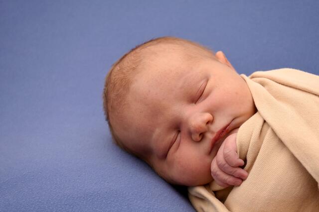 Bruno Neltner aus Münzesheim kam am 10.04.2024 in der Fürst-Stirum Klinik Bruchsal zur Welt und wog bei einer Größe von 54 Zentimetern 4210 Gramm. | Foto: babysmile24.de