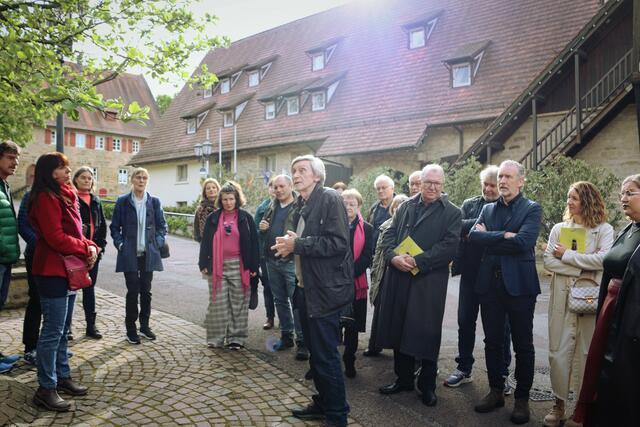 Der Historiker Horst Immel gab Einblicke in die Historie des Amthofes. | Foto: kuna