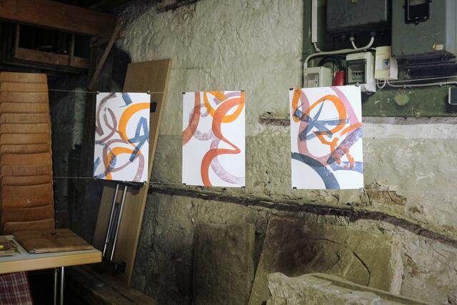 Die Künstlerin Esther Klauke präsentierte ihre Bilder in der historischen Kelter. | Foto: kuna