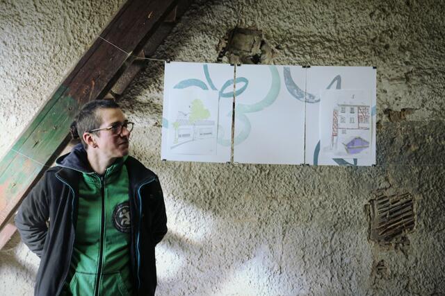 Die Künstlerin Esther Klauke präsentierte ihre Bilder in der historischen Kelter. | Foto: kuna