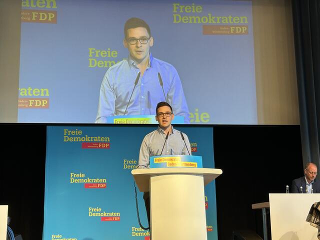 FDP-Europakandidat Dr. Niclas Moldenhauer (Bruchsal) freute sich über das Ergebnis der Freien Demokraten bei der Europawahl 2024 insbesondere im Landkreis Karlsruhe. Bei einer Mitgliederversammlung der Kreis-FDP kündigte er an, sich weiter innerhalb des Kreisverbandes zu engagieren und seinen inhaltlichen Schwerpunkt „Digitalisierung“ auf Landesebene im FDP-Landesverband weiter voranzutreiben. 
 | Foto: Sebastian Weber