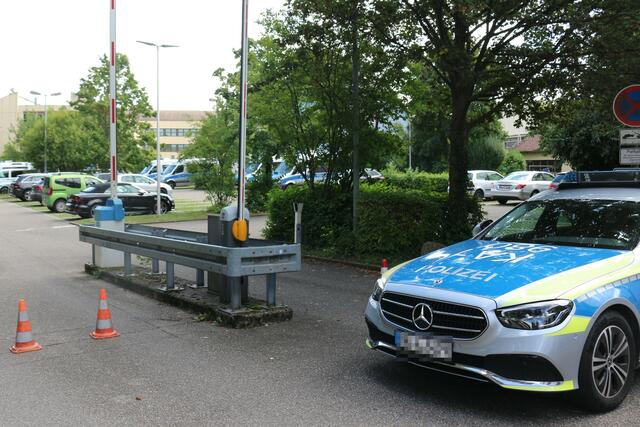 An den Beruflichen Schulen Bretten (BSB) gab es am heutigen Donnerstag, 8. August, eine Polizeiübung.  | Foto: kuna