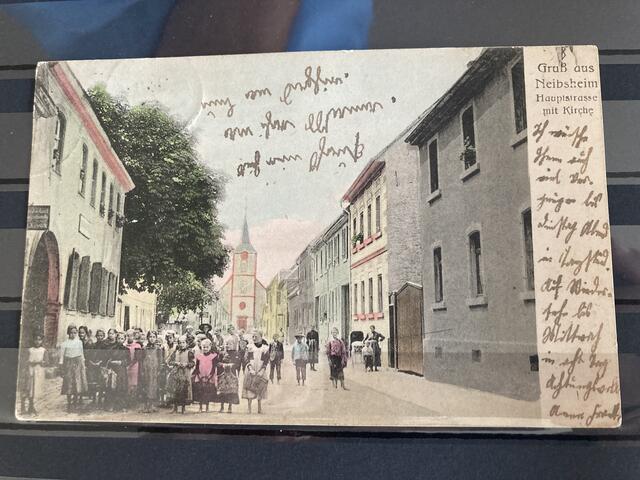 Die Talbachstraße in Neibsheim auf einer handkolorierten Postkarte.  | Foto: ger