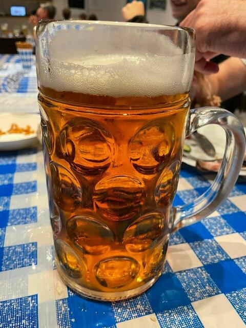 Festbier aus dem Maßkrug | Foto: FC Neibsheim