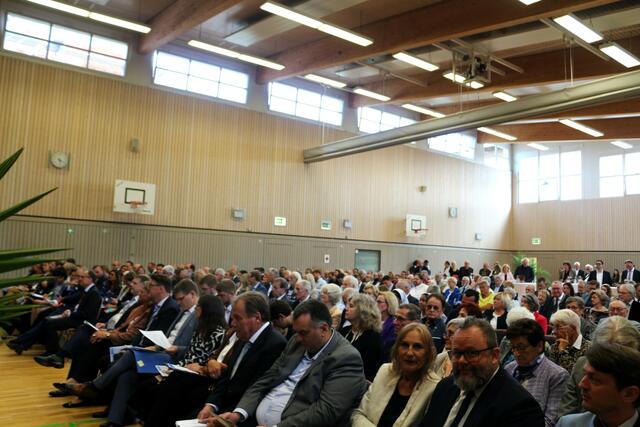 Blick in die Stadtparkhalle | Foto: kuna