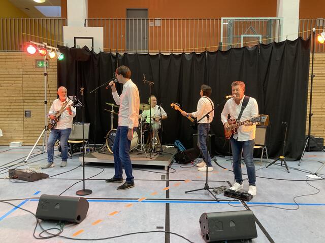 Die Lehrerband des Melanchthon-Gymnasiums Bretten, die "MGB Heartbreakers" | Foto: ger
