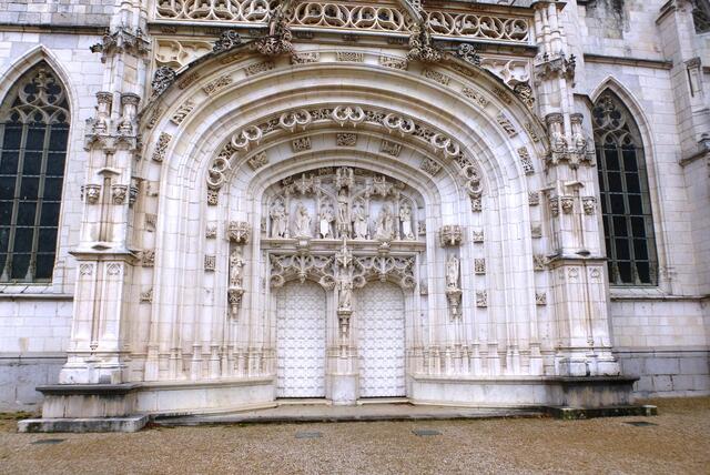 Eingangsportal des Klosters Brou im Flamboyant-Stil