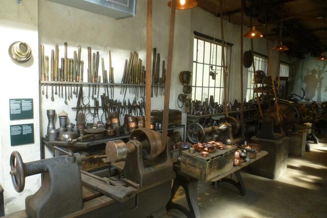 In Cerdon wurden Kupferarbeiten für den täglichen Gebrauch hergestellt, hauptsächlich für Nordafrika und den Orient.