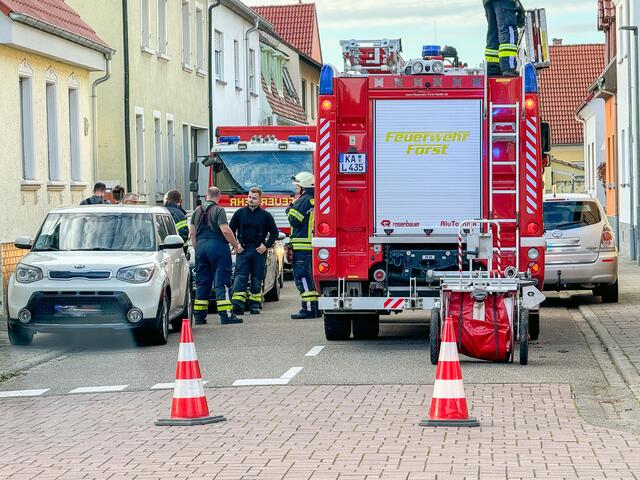 Im Keller eines Hauses in Forst war Heizöl ausgetreten. Die Feuerwehr kam zu Hilfe. | Foto: Feuerwehr Forst