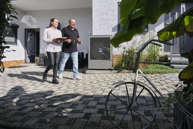 Mit der Wärmepumpe steht eine technisch ausgereifte Lösung für nachhaltiges Heizen auch in Bestandsgebäuden zur Verfügung. | Foto: TNC Production GmbH/Sascha Linke