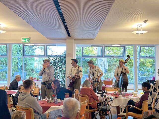 Die "Speedos" spielten am Tag der offenen Tür auf. | Foto: Johanneshaus Öschelbronn