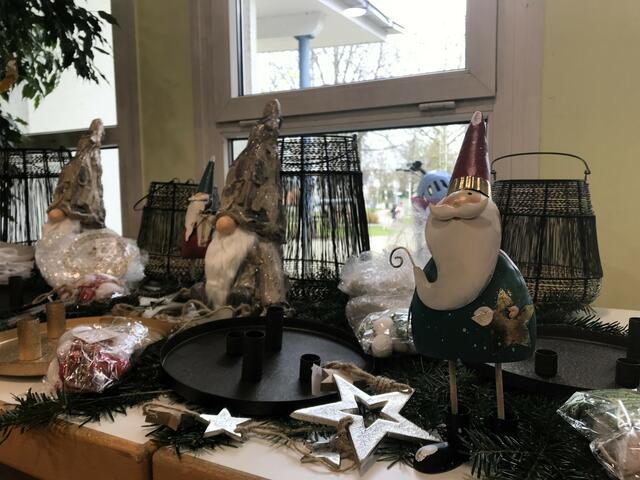 Die Festdeko wurde vom Brettener Modehaus Martin gestiftet. | Foto: kuna