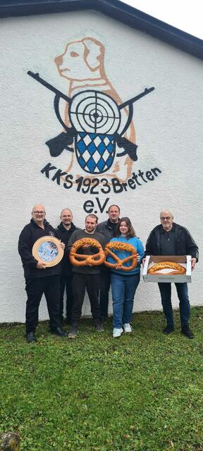 Von links, Stefan Cantatori, Andreas Leonhardt,  Manuel Lechner ,Alexander Falkenstein, Natalie Weber und Günter Knapp 