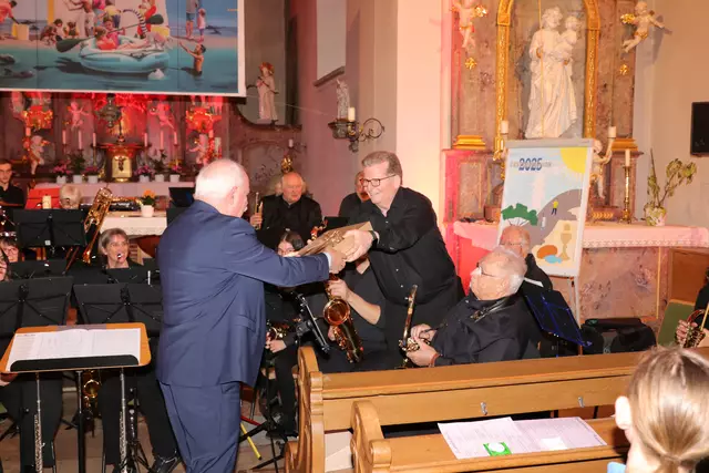 Präsent für Winfried Nies anlässlich seines 30-jährigen Jubiläums. | Foto: Patrick Pompinon