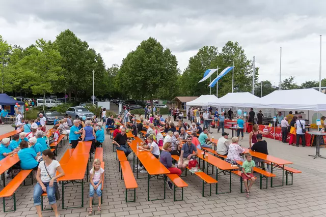 Nach dem Weißwurstfrühstück gibt’s Kaffe und Kuchen vom Inner Wheel Club | Foto: Lios Club Bretten-Stromberg