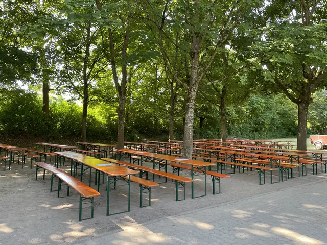 Der Festplatz ist aufgebaut... | Foto: F. Huber