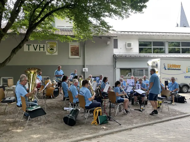 ... mit musikalischer Unterhaltung durch den Musikverein Gondelsheim. | Foto: F. Huber