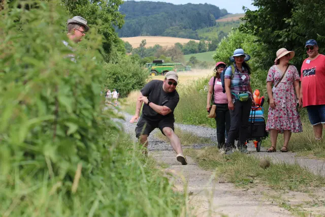 ... und die Kugel kommt wieder ins Rollen. | Foto: F. Huber