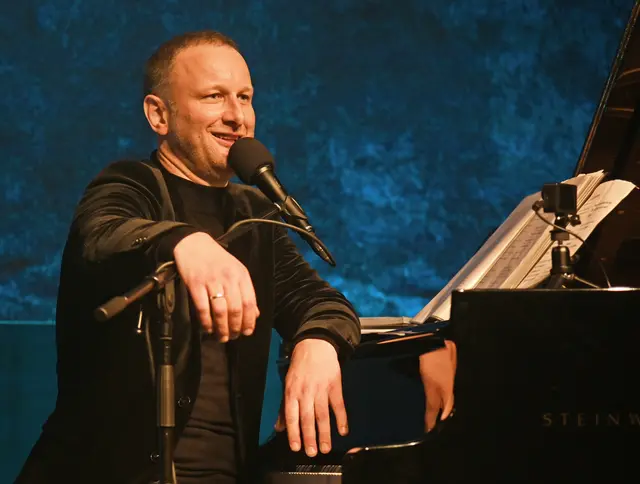 Andi Weiss, der Songpoet und Geschichtenerzähler | Foto: mikodiko