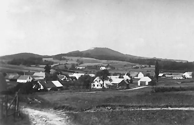 Waldetschlag bei Beneschau, das heute nur noch aus wenigen Häusern besteht. Postkarte, um 1939 | Foto: Archiv Hammer