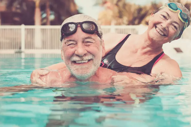Ein gesunder Lebensstil und die richtige Nährstoffversorgung spielen eine entscheidende Rolle für ein möglichst langes, gesundes und selbstbestimmtes Leben. | Foto: stock.adobe.com / Daniel