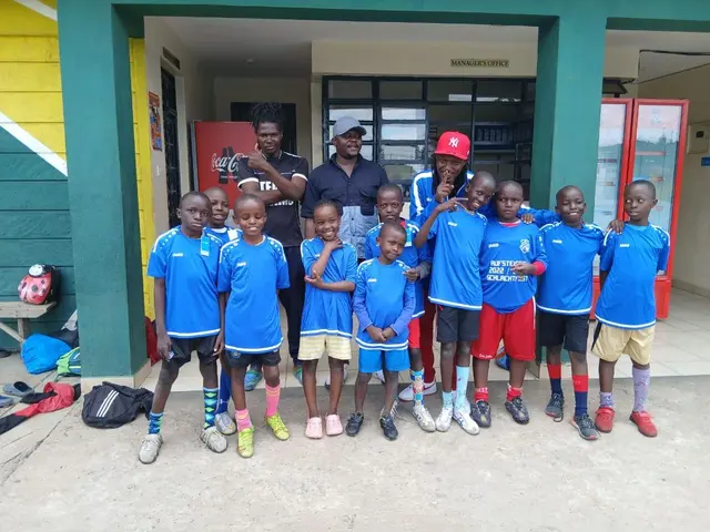 Die Kinder mit Trainern und Betreuern im neuen Outfit | Foto: FC Neibsheim