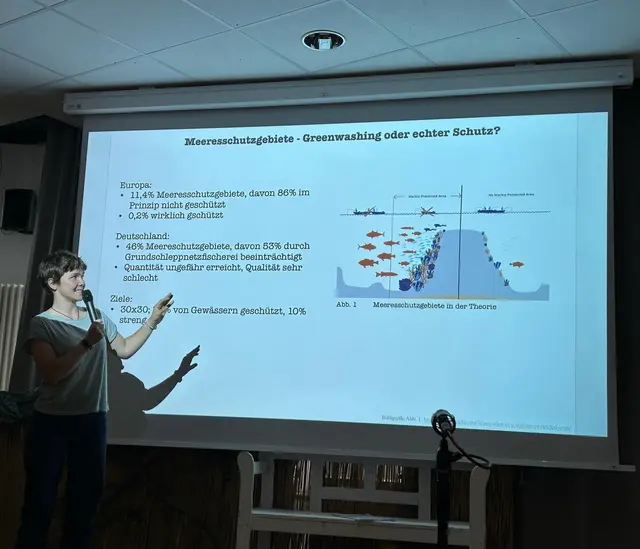 Die ehemalige Schülerin Antonia Spielvogel kehrte als angehende Meeresbiologin mit einem Vortrag ans ESG zurück. | Foto: ESG