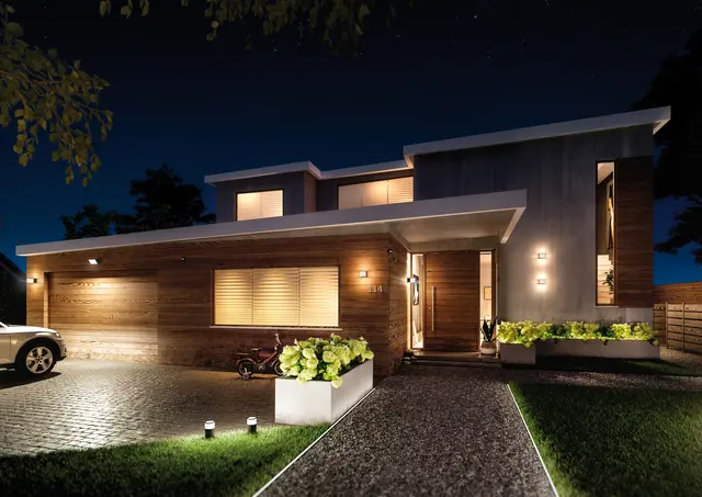 Es ist belegt, dass Einbrecher vor dem Einstieg in ein beleuchtetes Anwesen zurückschrecken. | Foto: licht.de / Signify