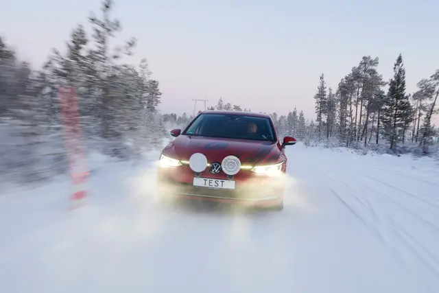 Der Winterreifentest führte die Experten quer durch Europa: Für die Schneetests reiste das Testteam in den Norden Finnlands. | Foto: ADAC via Autoren-Union Mobilität