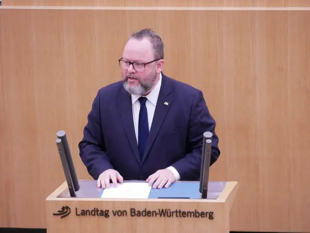 FDP-Landtagsabgeordneter Dr. Christian Jung will in der Regierungsbefragung am Donnerstag (16.10.2025) im Landtag wissen, welche Pläne die Landesregierung für die Rettung des Neff-Standortes in Bretten hat. | Foto: Vasiliki Morfinoudi