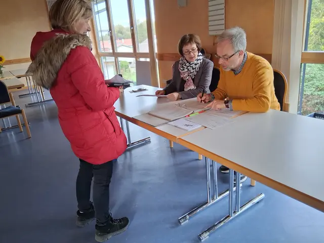 Blick ins Bauerbacher Wahllokal.  | Foto: A.E. Albert-Berg