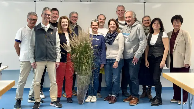 Eine Pflanze als Geschenk und Symbol für Vereins-Wachstum und -Pflege. | Foto: Lars Vollmer