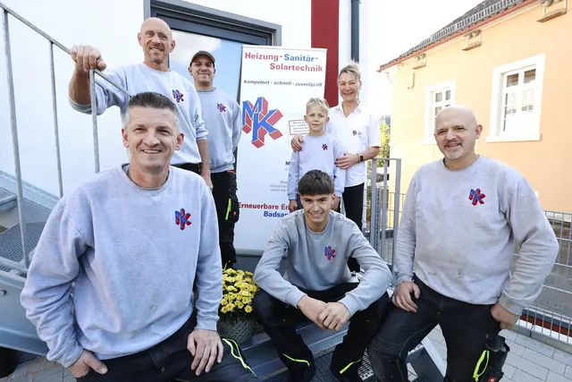 Echte Expertise seit zwei Jahrzehnten: Das Team um Marcus König (hinten links) steht den Kunden jederzeit gerne zur Seite. | Foto: Arnd Waidelich