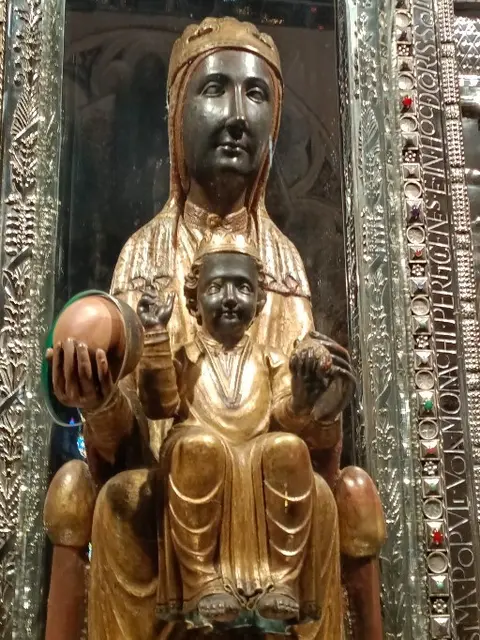 Die schwarze Madonna im Heiligtum Montserrat. | Foto: ©H-M Maiba