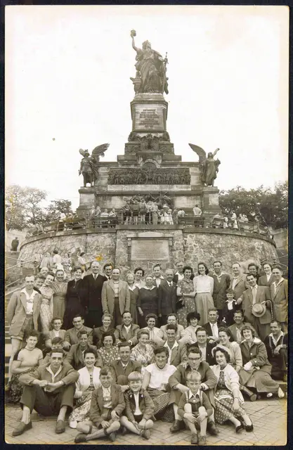 Ausflug des Gesangvereins zum Niederwalddenkmal 1957
- alle Personen sind bekannt. | Foto: privat