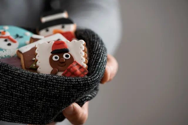 Wer in der Weihnachtszeit auf der Suche nach einem Geschenk mit dem gewissen Etwas ist, kann sich vom vielseitigen Angebot in der Region inspirieren lassen.  | Foto: nito - stock.adobe.com