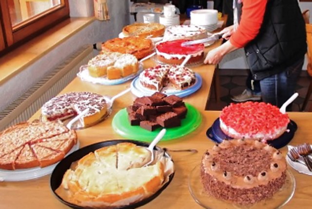 Kuchenbuffet am Sonntag
