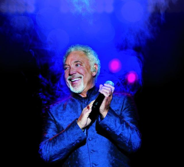 kraichgau.news und die Brettener Woche/Kraichgauer Bote verlosen 3x2 Karten für das Konzert von Tom Jones am 4. August um 20 Uhr im Schlossgarten Schwetzingen. | Foto: Tom Jones